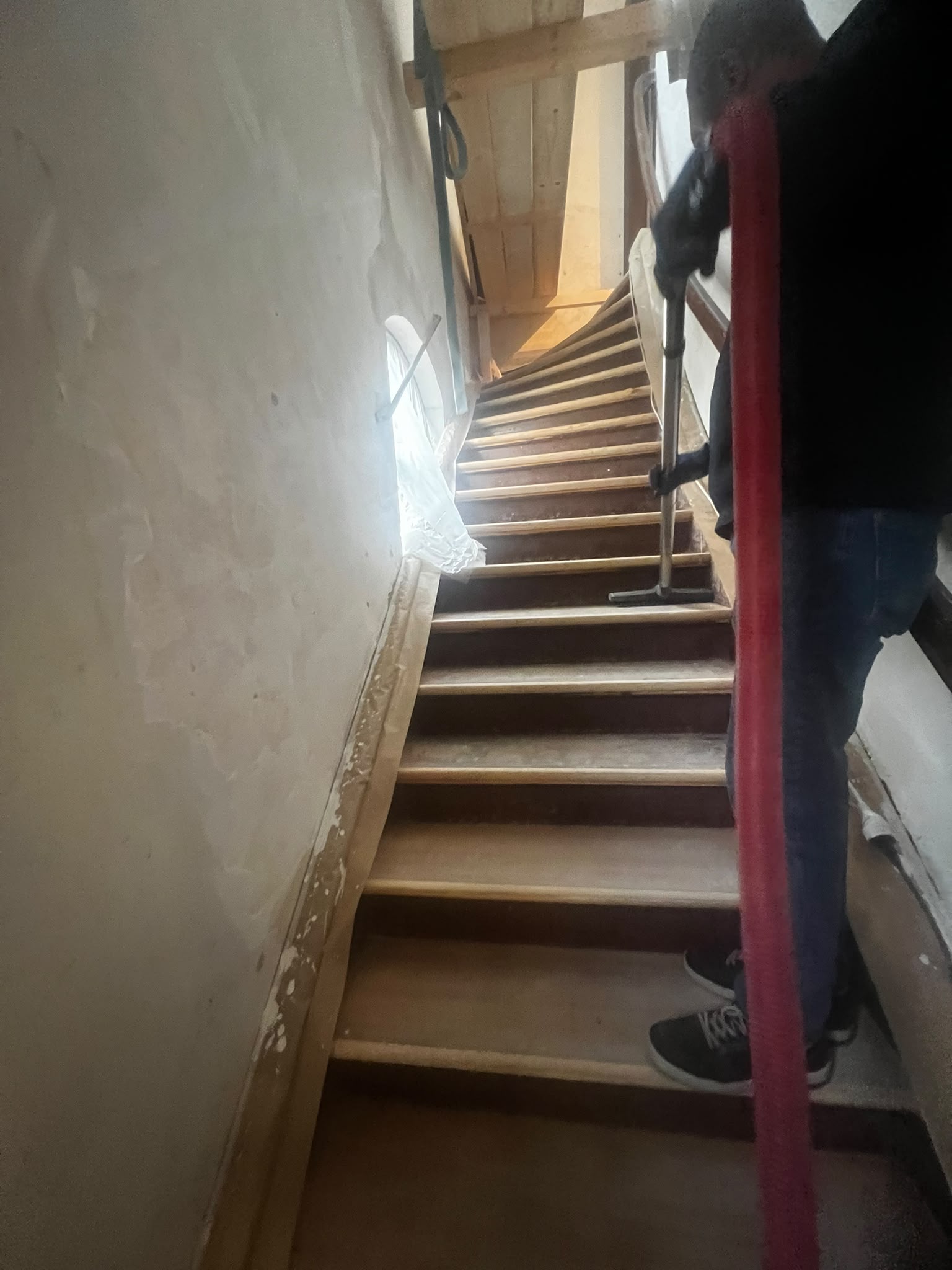 Reinigungs- und Sanierungsprojekt in Hamburg mit vorbereitetem Arbeitsbereich Foto 19